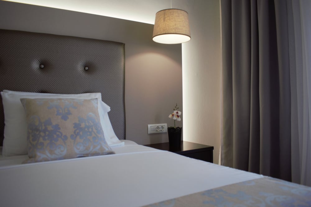 Oscar Hotel — Hotel rooms in Laganas, Ionian Islands