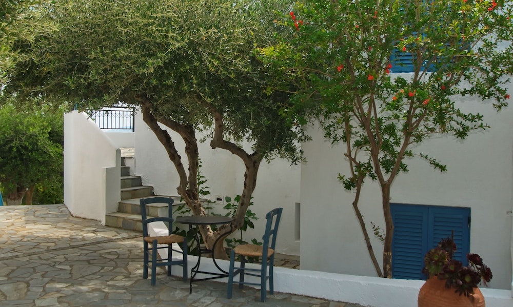 Palatia Village — Hotel building in Hersonissos