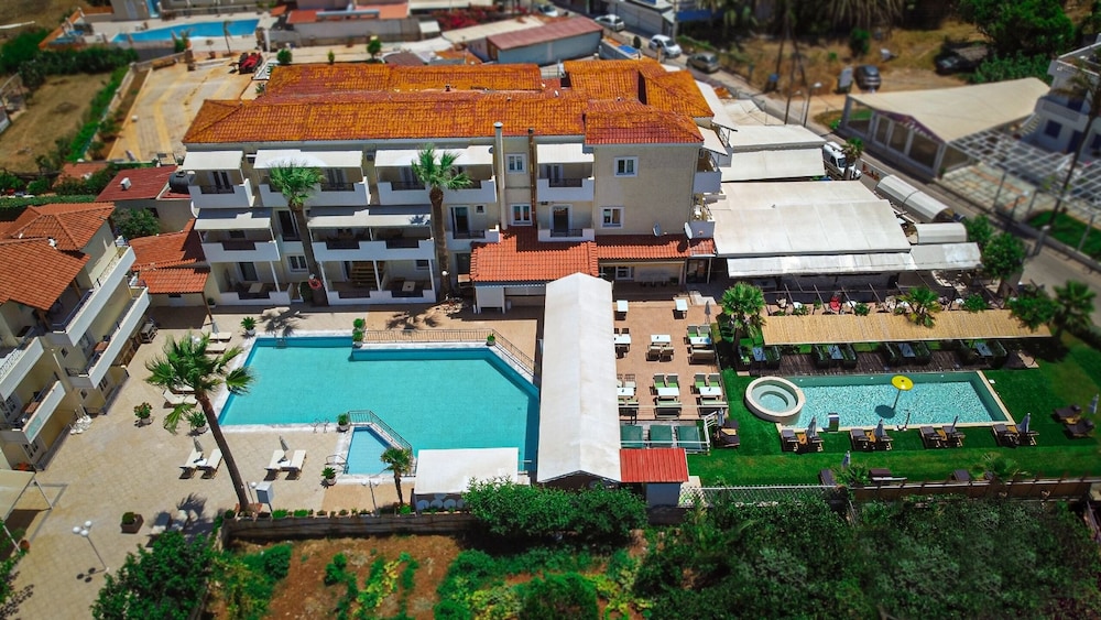 Philoxenia Hotel & Spa — Swimming pool in Malia