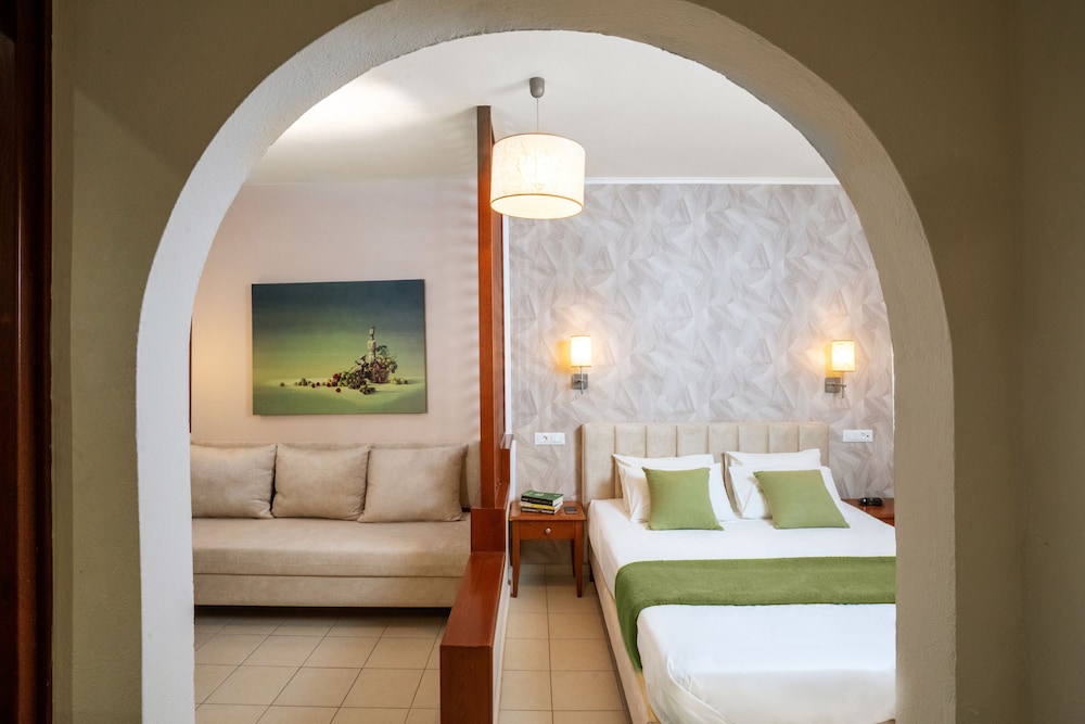 Philoxenia Hotel & Spa — Hotel rooms in Malia