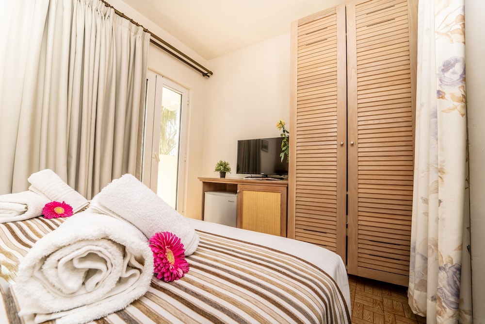 Philoxenia Hotel & Spa — Hotel rooms in Malia