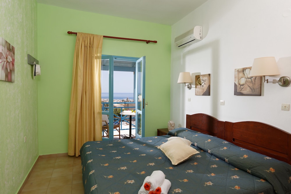 Piskopiano Village — Hotel rooms in Hersonissos