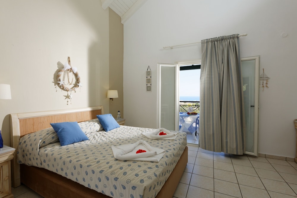 Piskopiano Village — Hotel rooms in Hersonissos