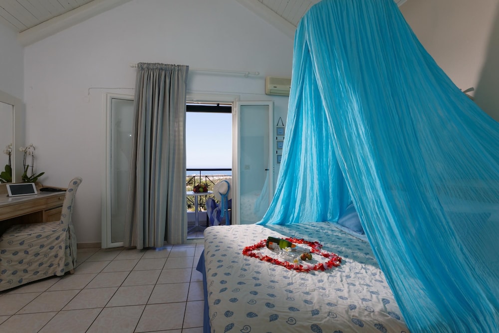 Piskopiano Village — Hotel rooms in Hersonissos