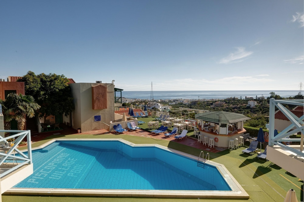 Piskopiano Village — Swimming pool in Hersonissos