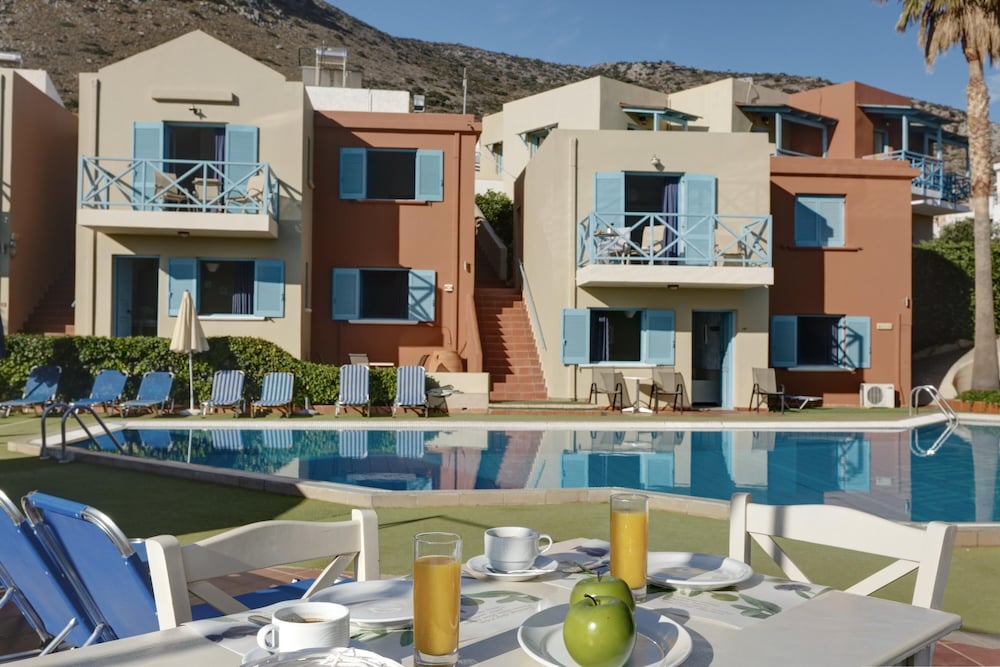 Piskopiano Village — Hotel building in Hersonissos