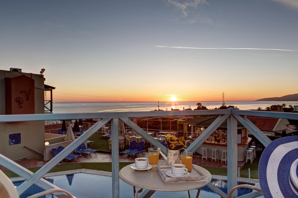 Piskopiano Village — Restaurant & bars in Hersonissos