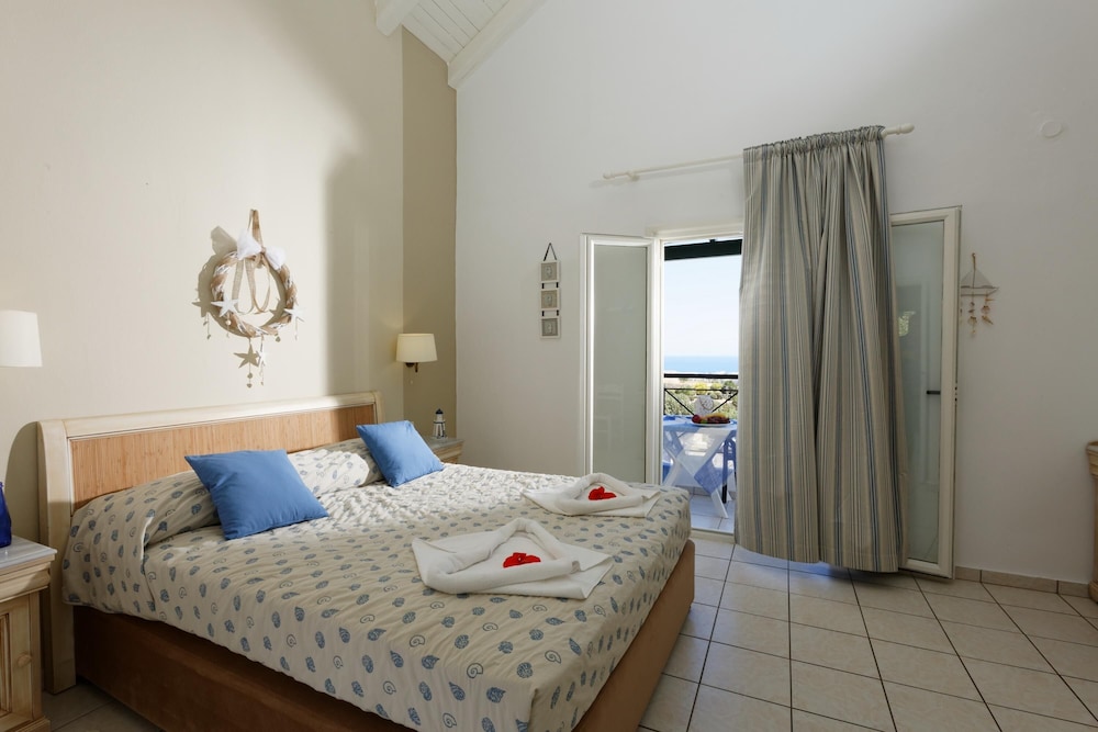 Piskopiano Village — Hotel rooms in Hersonissos