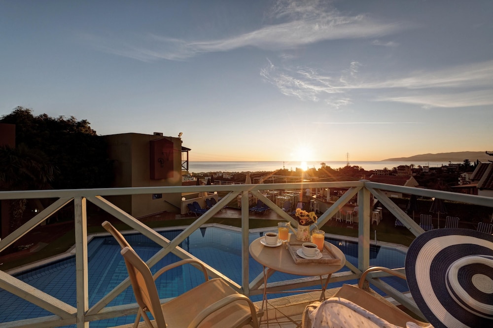 Piskopiano Village — Swimming pool in Hersonissos