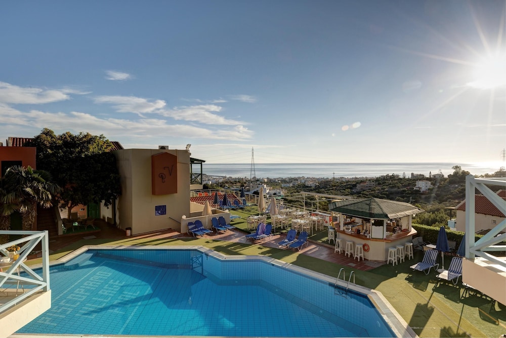 Piskopiano Village — Swimming pool in Hersonissos
