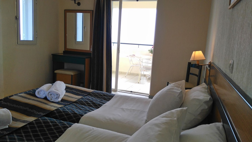 Porto Skala Hotel Village — Hotel rooms in Skala (Kefalonia), Ionian Islands