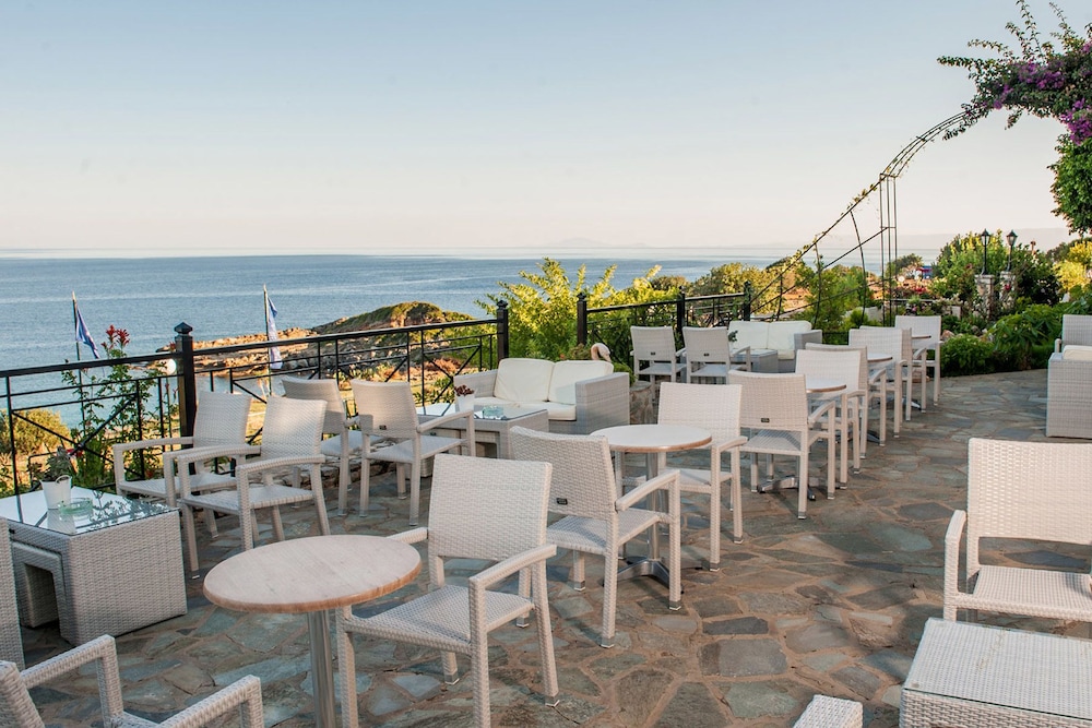 Porto Skala Hotel Village — Restaurant & bars in Skala (Kefalonia), Ionian Islands