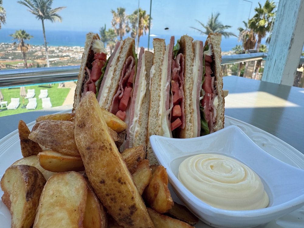 The Noverian Scenic Crete 5 Star Hilltop Villa Resort & Spa — Restaurant & bars in Malia