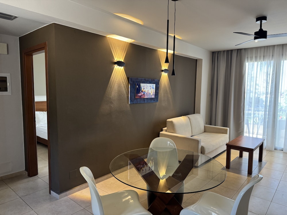 The Noverian Scenic Crete 5 Star Hilltop Villa Resort & Spa — Hotel rooms in Malia