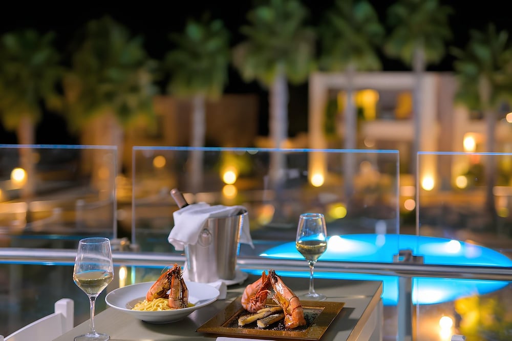 The Noverian Scenic Crete 5 Star Hilltop Villa Resort & Spa — Restaurant & bars in Malia
