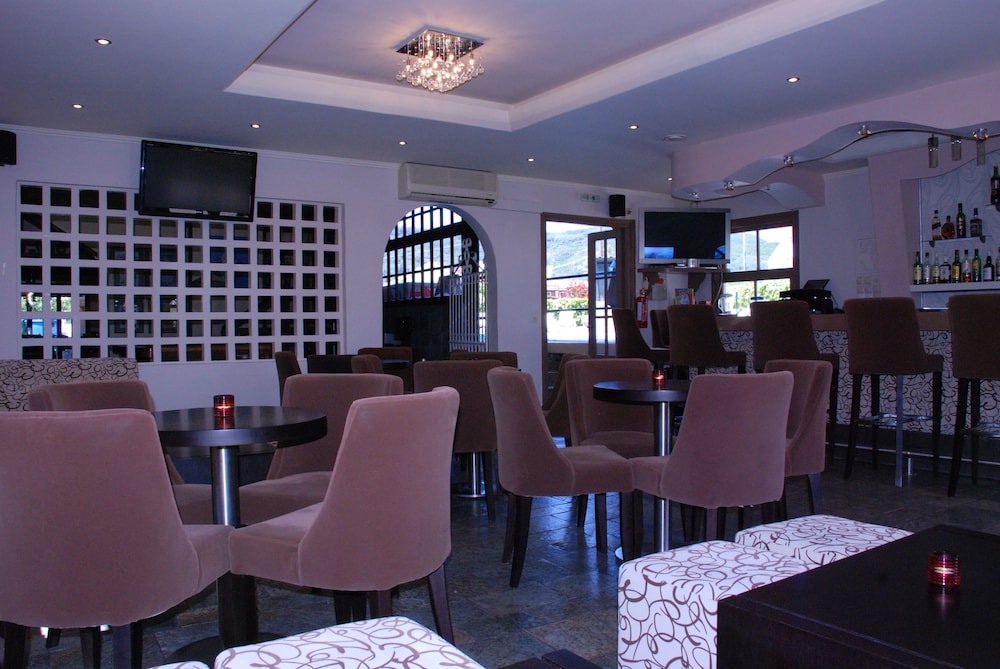 Hotel Sea Bird — Restaurant & bars in Moraitika, Ionian Islands
