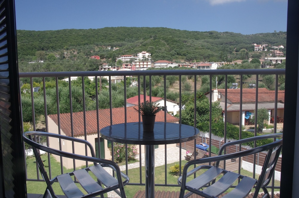 Hotel Sea Bird — Hotel rooms in Moraitika, Ionian Islands