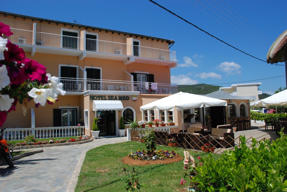 Hotel Sea Bird — Hotel building in Moraitika, Ionian Islands