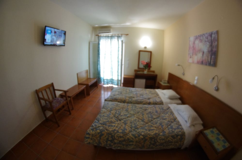 Hotel Sea Bird — Hotel rooms in Moraitika, Ionian Islands