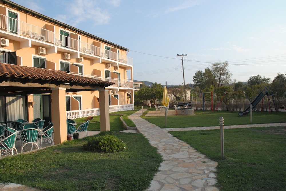Hotel Sea Bird — Hotel building in Moraitika, Ionian Islands