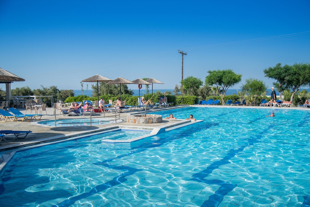 Semiramis Village — Swimming pool in Hersonissos