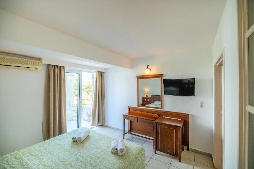 Semiramis Village — Hotel rooms in Hersonissos