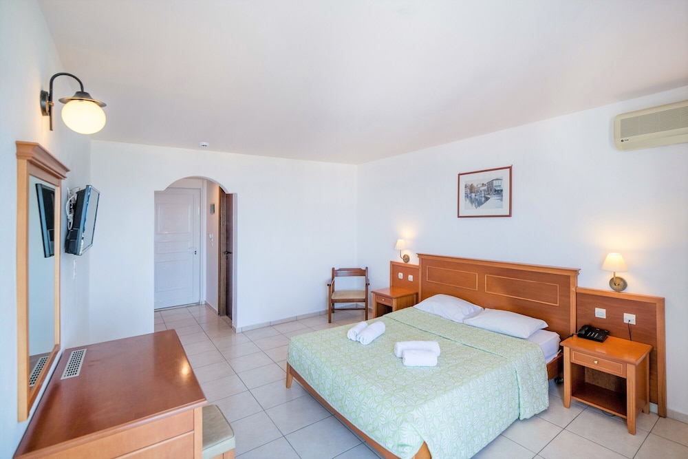 Semiramis Village — Hotel rooms in Hersonissos