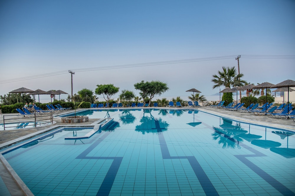 Semiramis Village — Swimming pool in Hersonissos