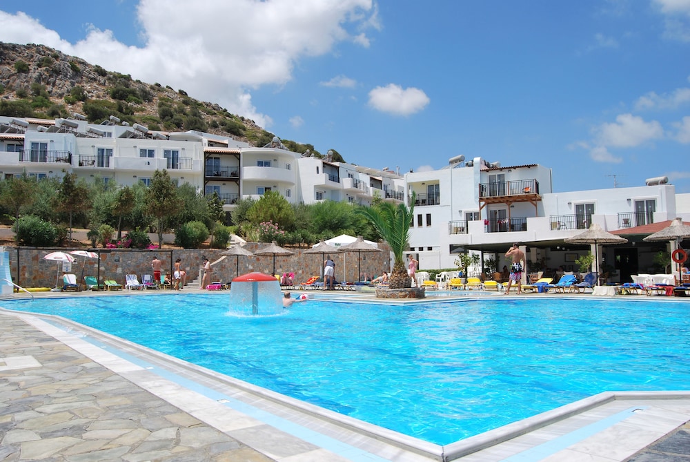 Semiramis Village — Swimming pool in Hersonissos