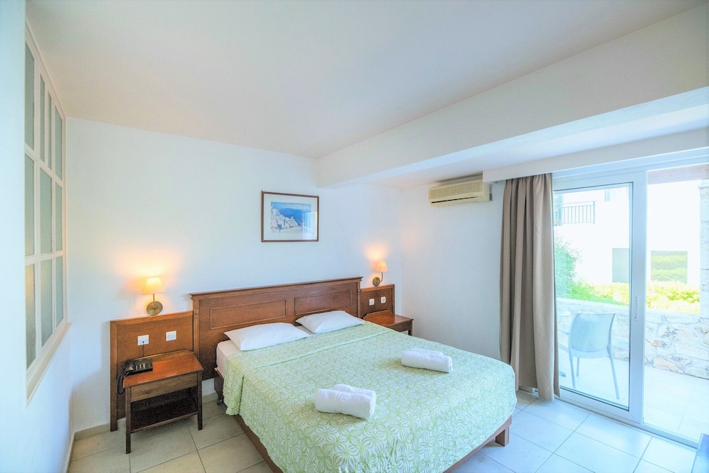 Semiramis Village — Hotel rooms in Hersonissos