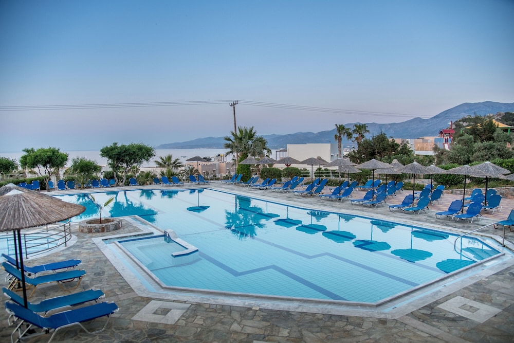 Semiramis Village — Swimming pool in Hersonissos