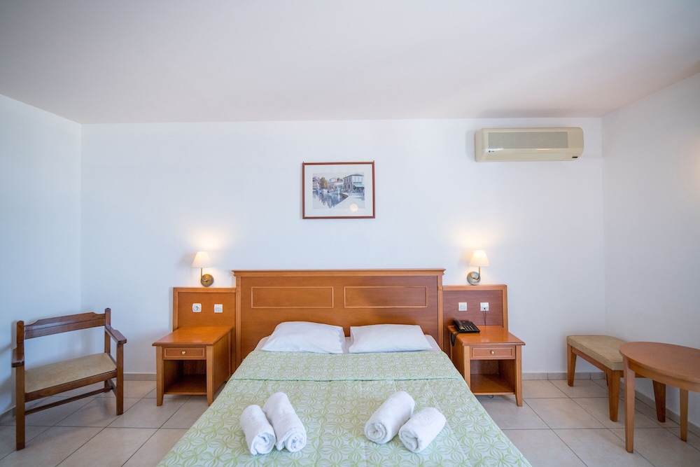 Semiramis Village — Hotel rooms in Hersonissos