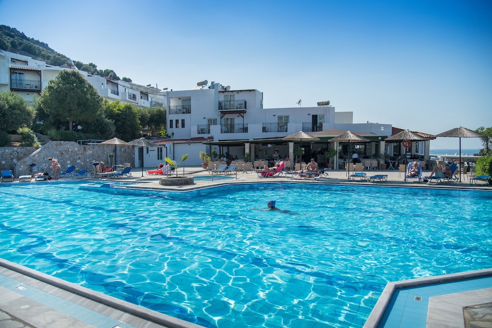 Semiramis Village — Swimming pool in Hersonissos