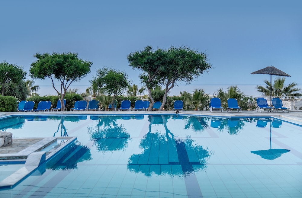 Semiramis Village — Swimming pool in Hersonissos