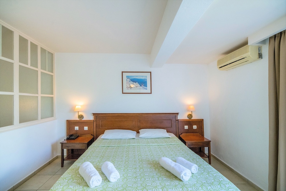 Semiramis Village — Hotel rooms in Hersonissos