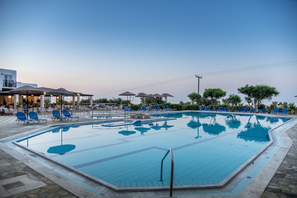 Semiramis Village — Swimming pool in Hersonissos