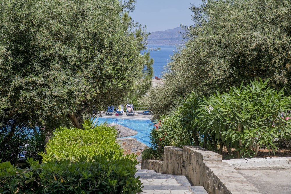 Semiramis Village — Swimming pool in Hersonissos