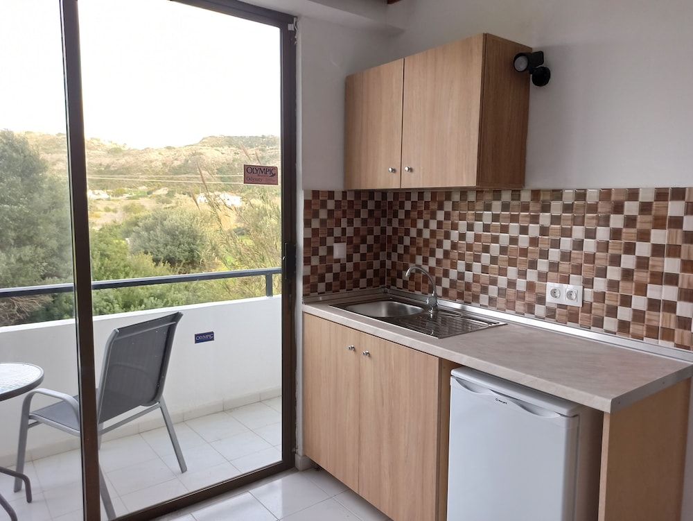 Sotirakis Hotel Studios — Hotel rooms in Faliraki, South Aegean
