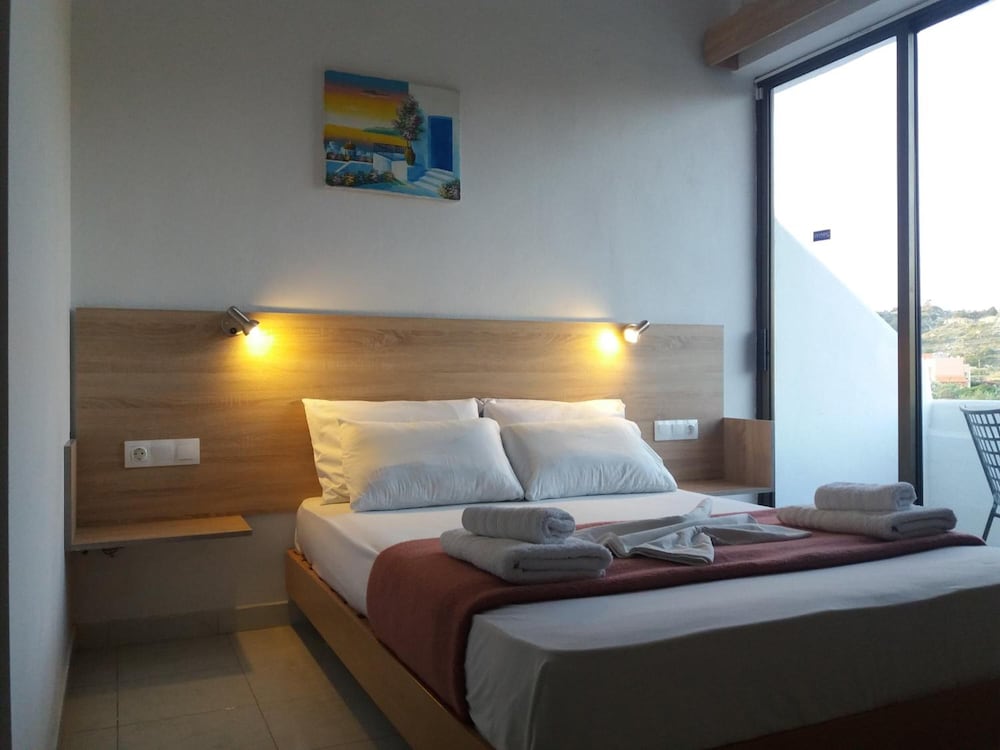 Sotirakis Hotel Studios — Hotel rooms in Faliraki, South Aegean