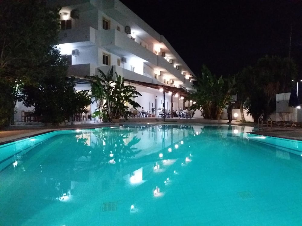 Sotirakis Hotel Studios — Swimming pool in Faliraki, South Aegean