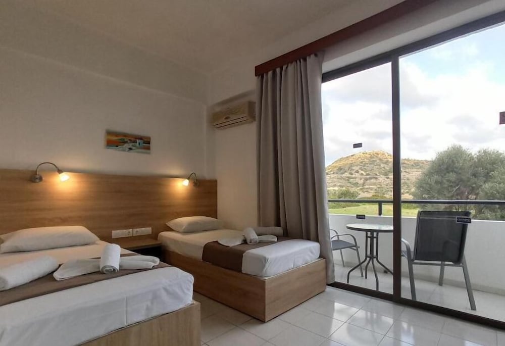 Sotirakis Hotel Studios — Hotel rooms in Faliraki, South Aegean