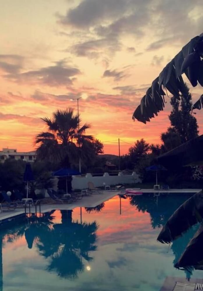 Sotirakis Hotel Studios — Swimming pool in Faliraki, South Aegean