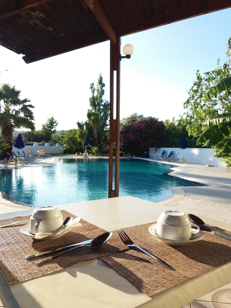 Sotirakis Hotel Studios — Swimming pool in Faliraki, South Aegean