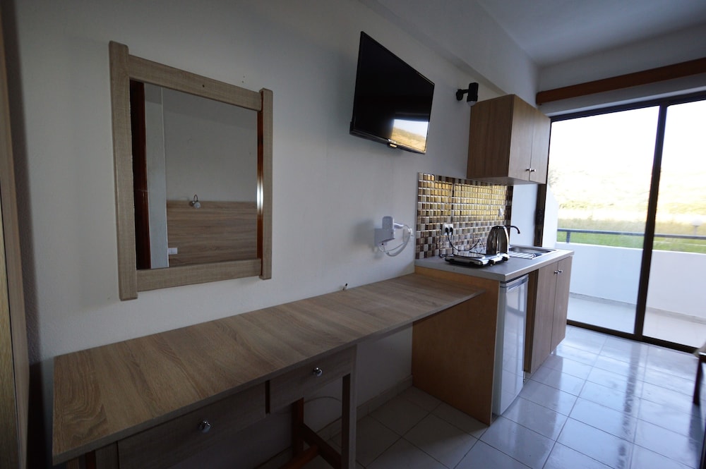 Sotirakis Hotel Studios — Hotel rooms in Faliraki, South Aegean
