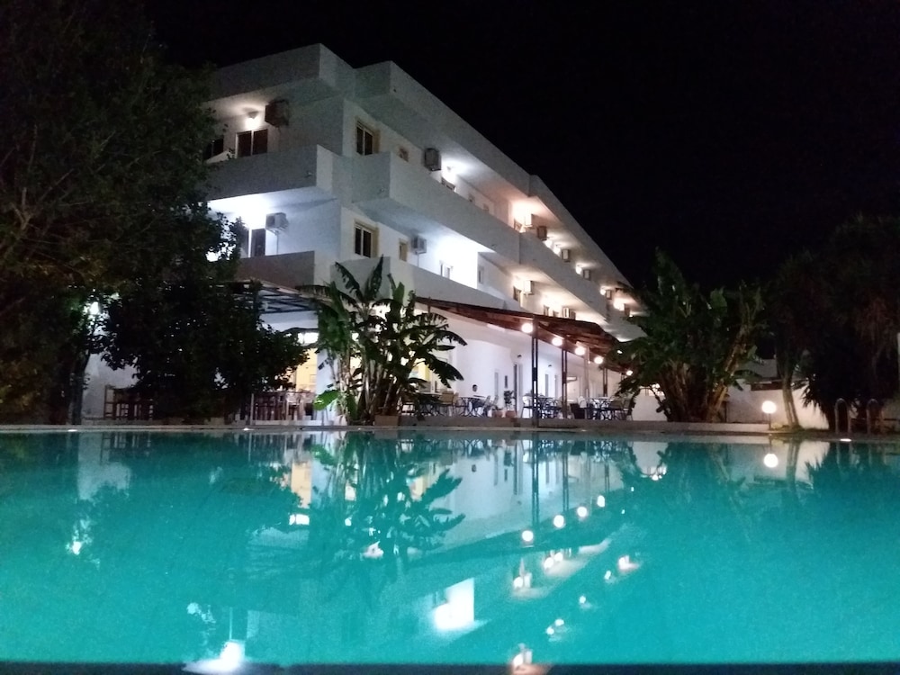 Sotirakis Hotel Studios — Swimming pool in Faliraki, South Aegean