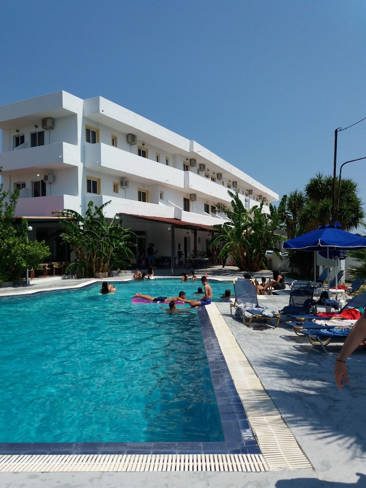 Sotirakis Hotel Studios — Swimming pool in Faliraki, South Aegean