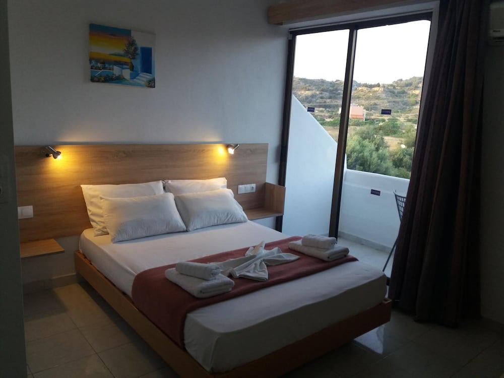 Sotirakis Hotel Studios — Hotel rooms in Faliraki, South Aegean