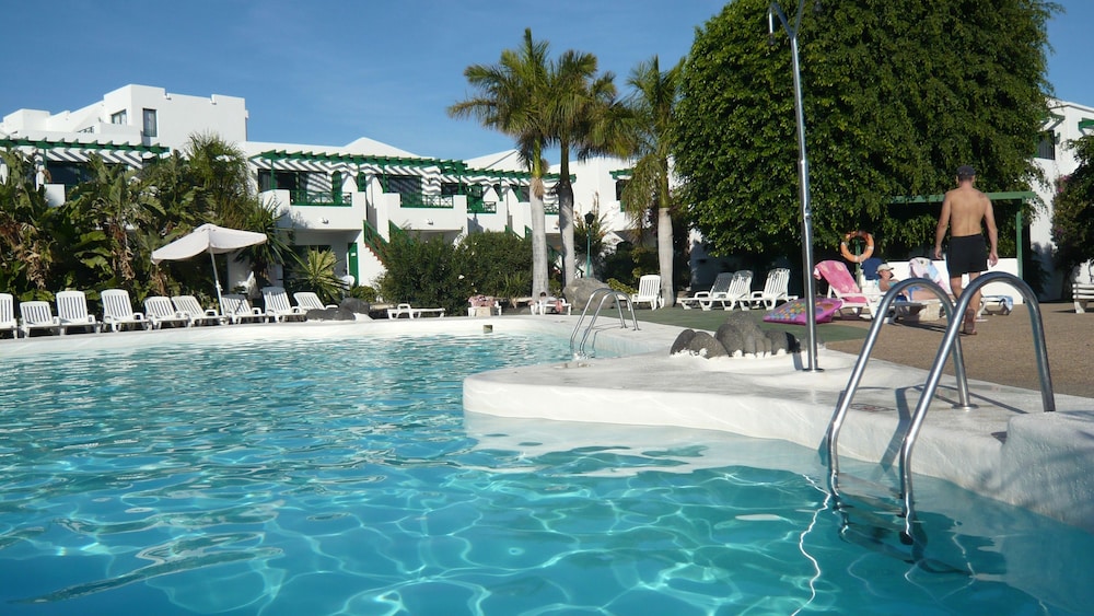 Apartamentos HG Lomo Blanco — Swimming pool in Puerto del Carmen, Canary Islands