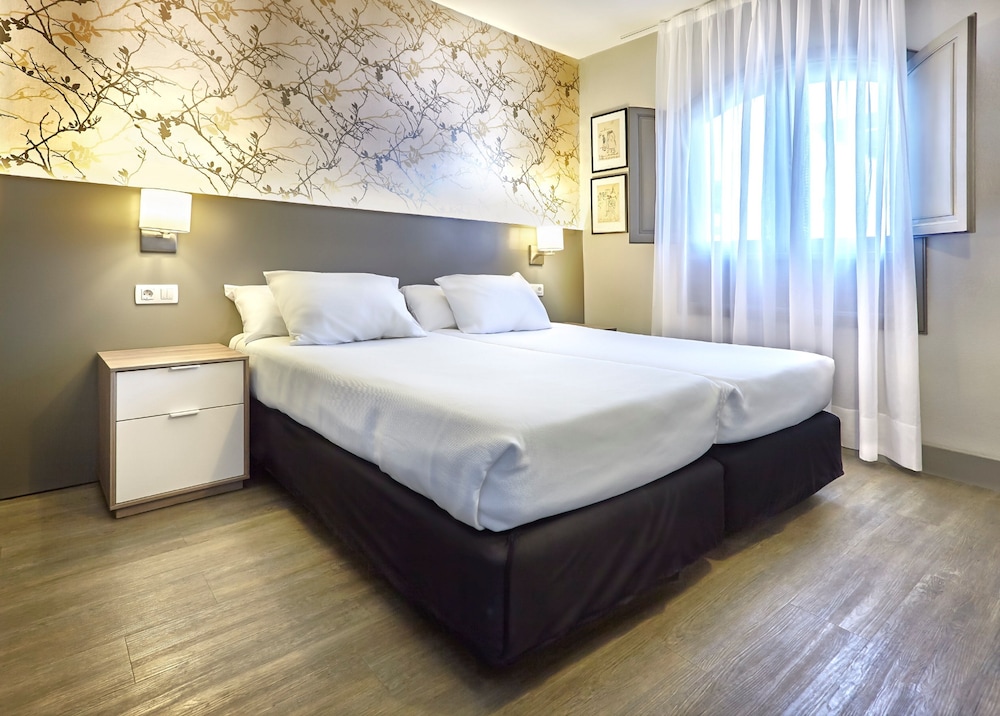 Apartamentos HG Lomo Blanco — Hotel rooms in Puerto del Carmen, Canary Islands