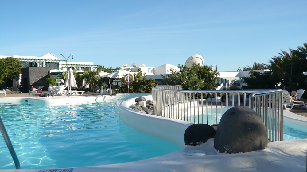 Apartamentos HG Lomo Blanco — Swimming pool in Puerto del Carmen, Canary Islands